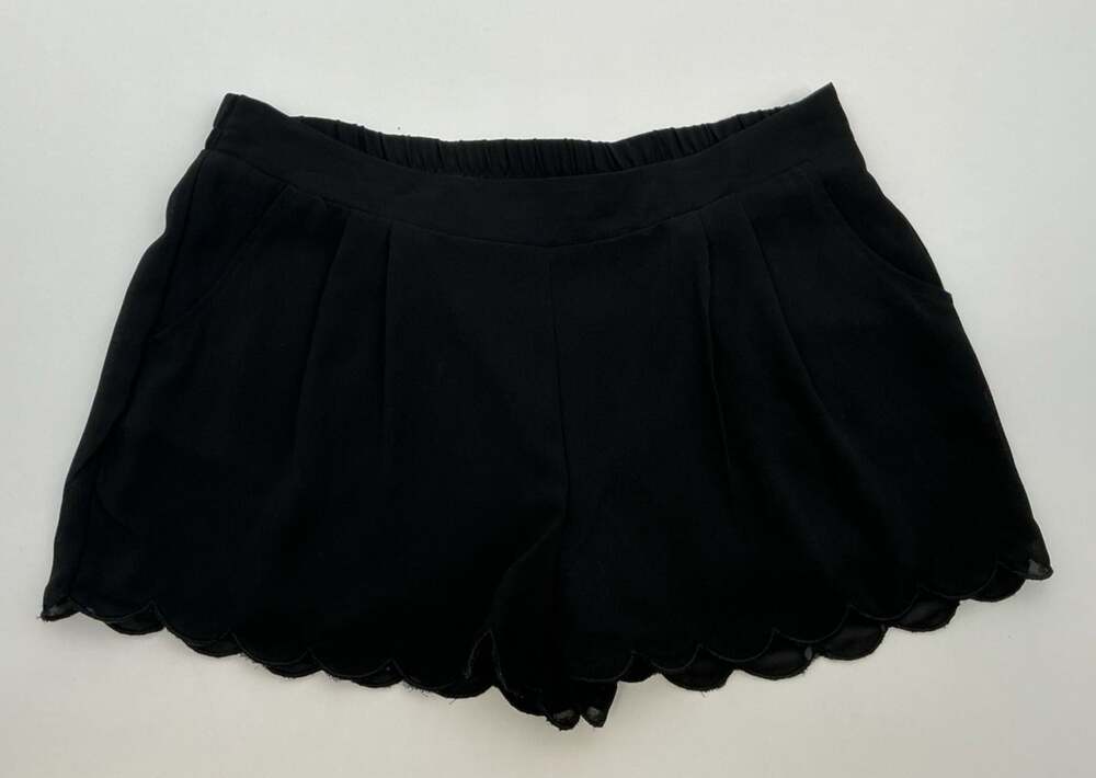 MINE Black Scallop Hem Shorts Women's M Casual Coquette Y2K Feminine Style Sweet